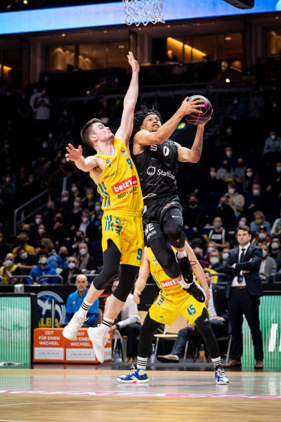 够持球推进 够持球推进