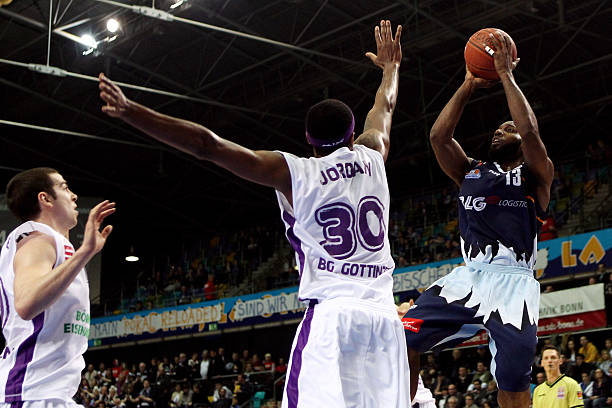 向全世界展 向全世界展