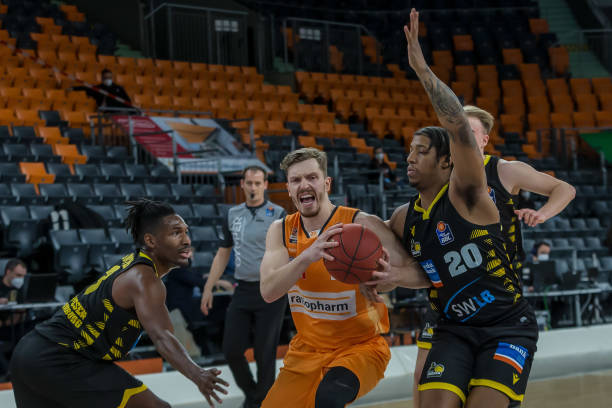 破和三分球 破和三分球